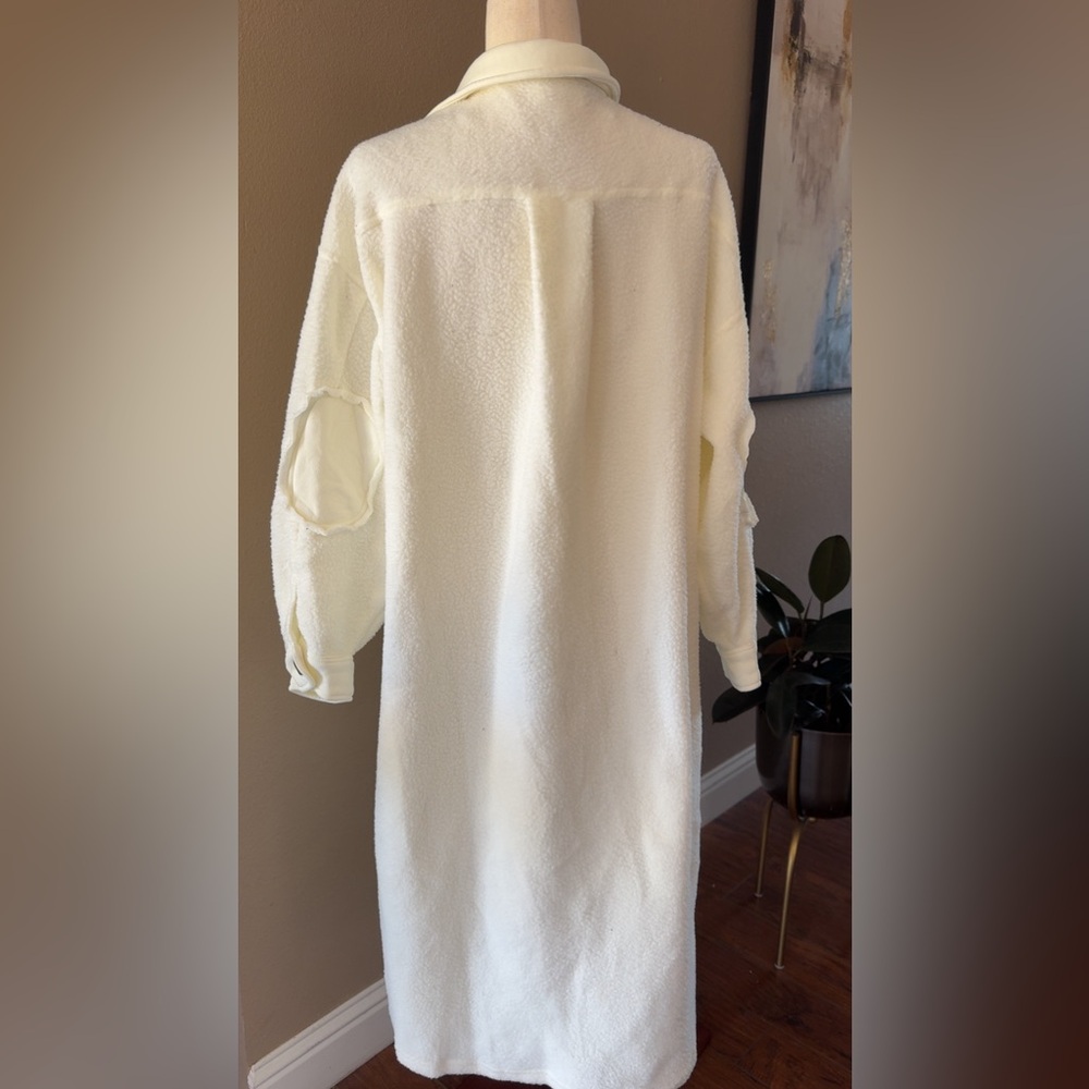 Off white long fleece oversized coat with button down - Picture 3 of 6